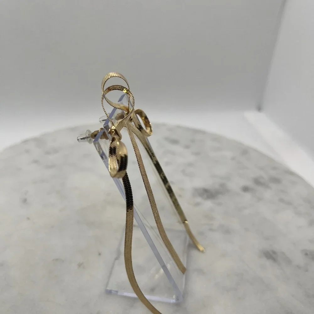 Gold Bow Ribbon Earrings Herringbone Snake Chain Drop Long Gold Tone New Jewelry